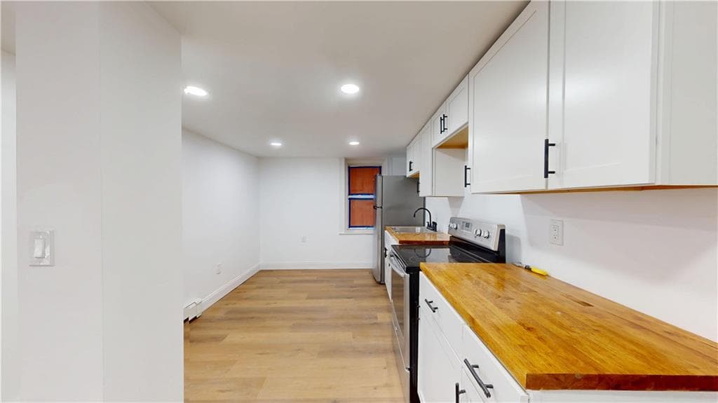 372 Hawkins Street - Photo 3