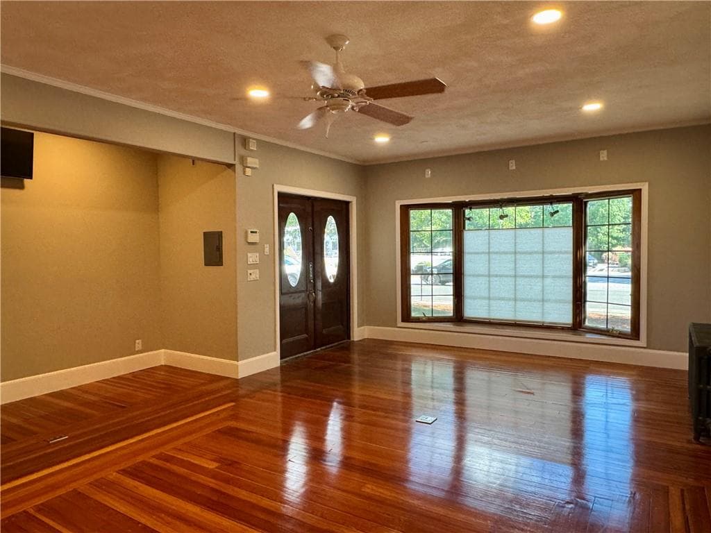 370 Taunton Avenue - Photo 3