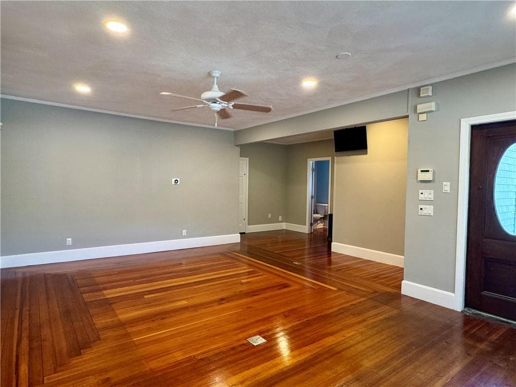 370 Taunton Avenue - Photo 4