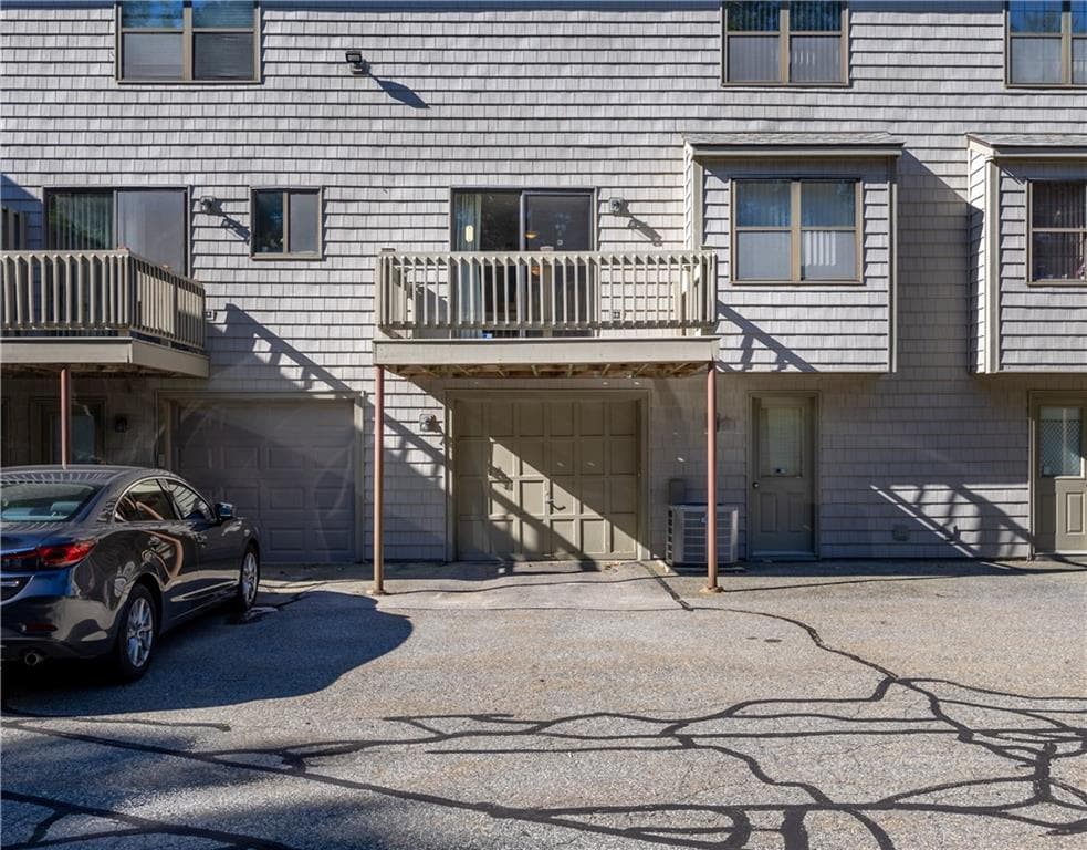 1902 Pinewood Drive - Photo 2