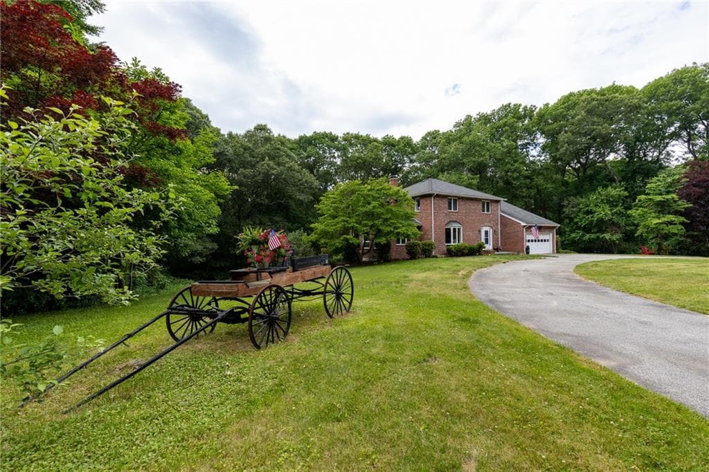 20 Lincoln Drive - Photo 1