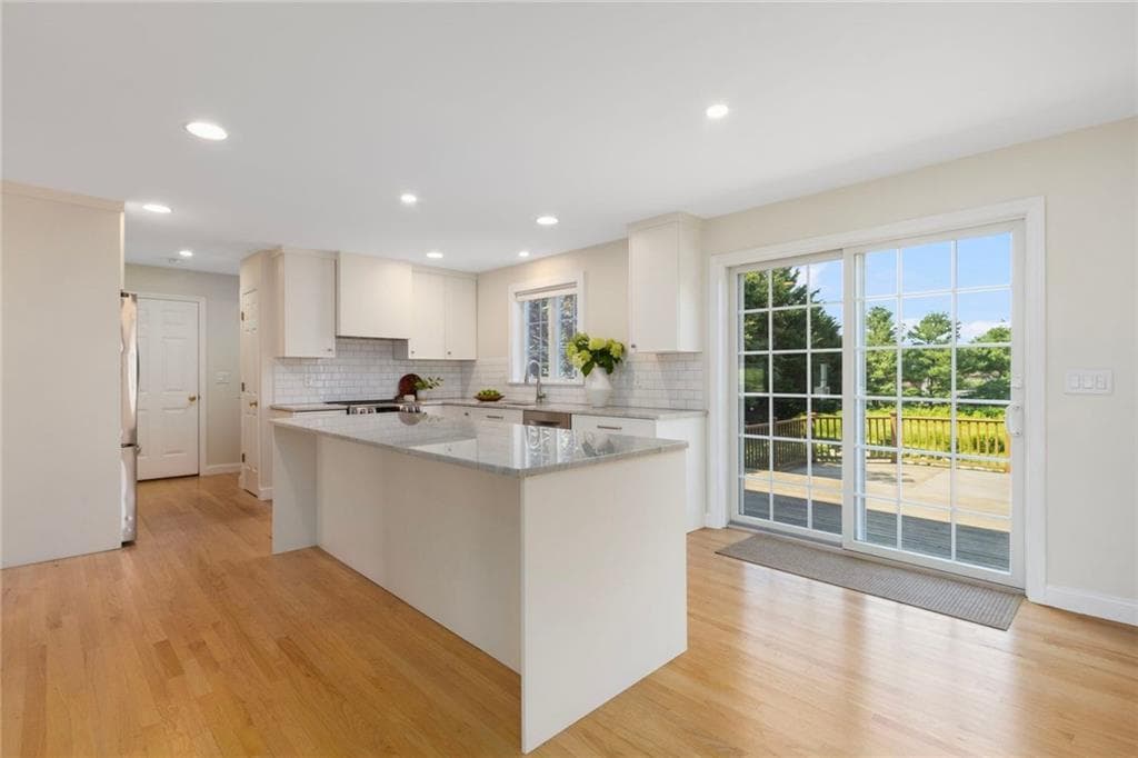 220 Island Drive - Photo 2