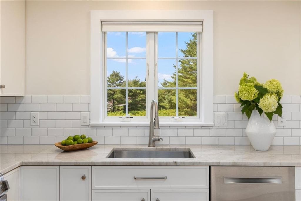 220 Island Drive - Photo 5