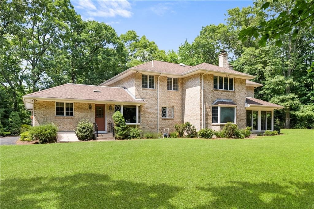 191 Fairway Drive - Photo 2