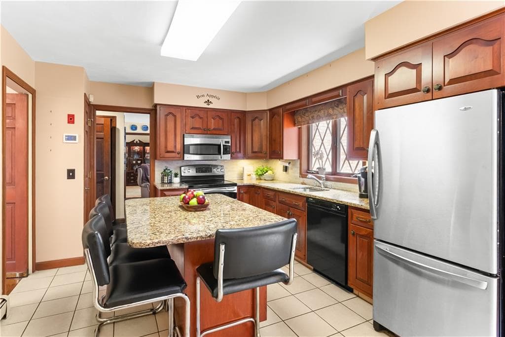 191 Fairway Drive - Photo 4
