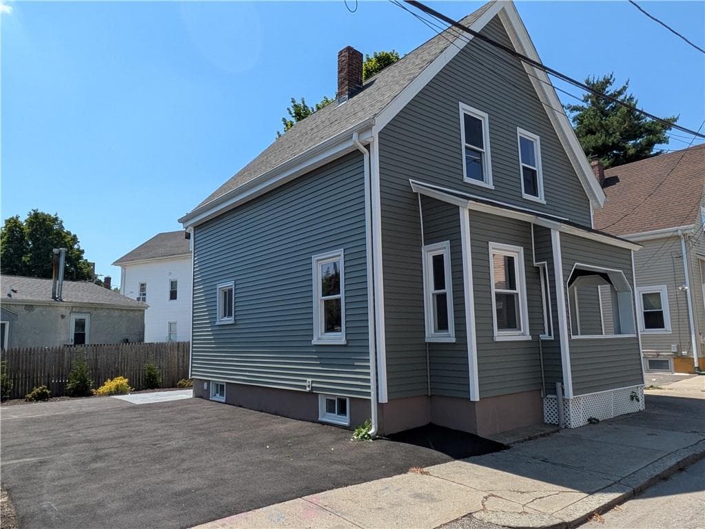 35 Lawrence Street - Photo 2