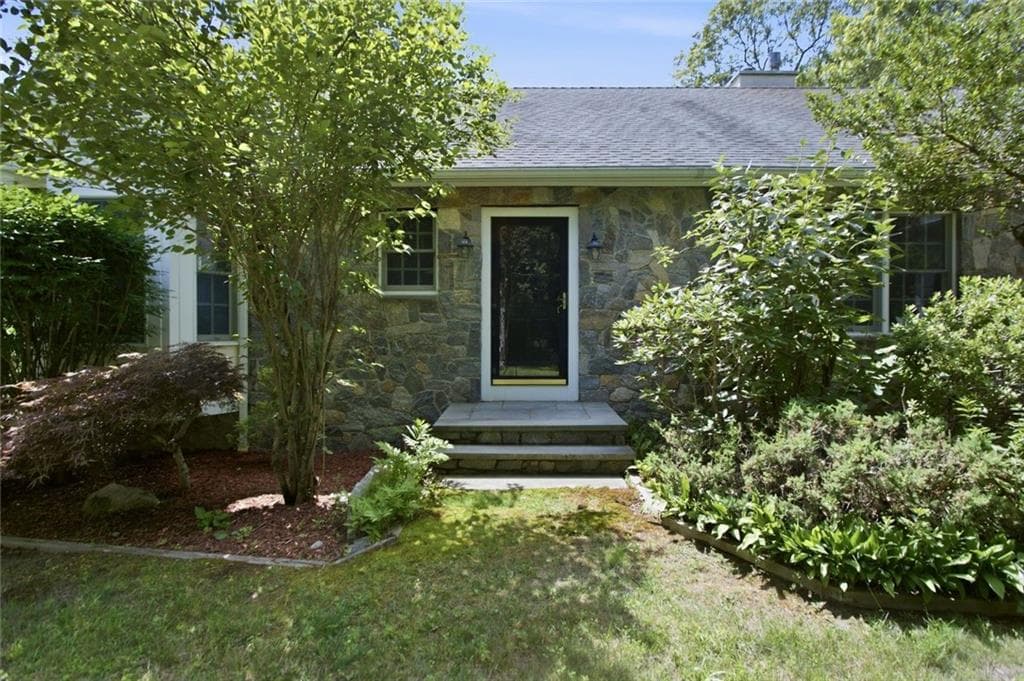 99 Sunderland Road - Photo 1