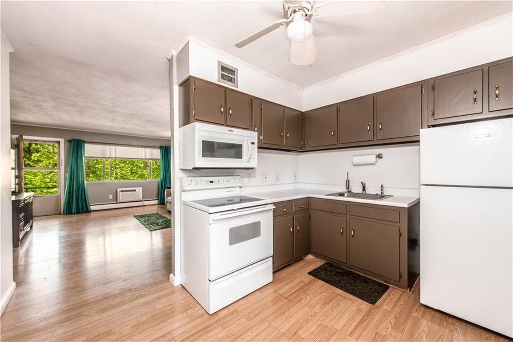 72 W Shore Road #202 - Photo 2
