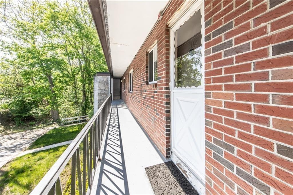 72 W Shore Road #202