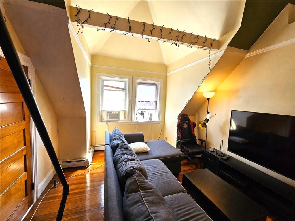 29 Laura Street #3