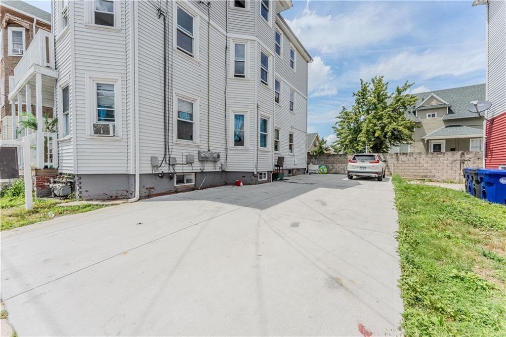 271 Union Avenue - Photo 2