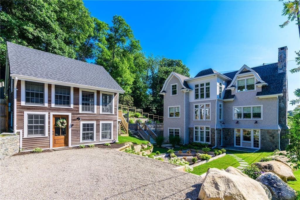 17 East Hills Road