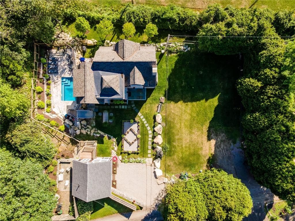 17 East Hills Road - Photo 4