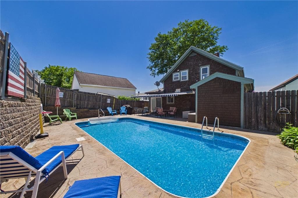 87 Stowe Street - Photo 2