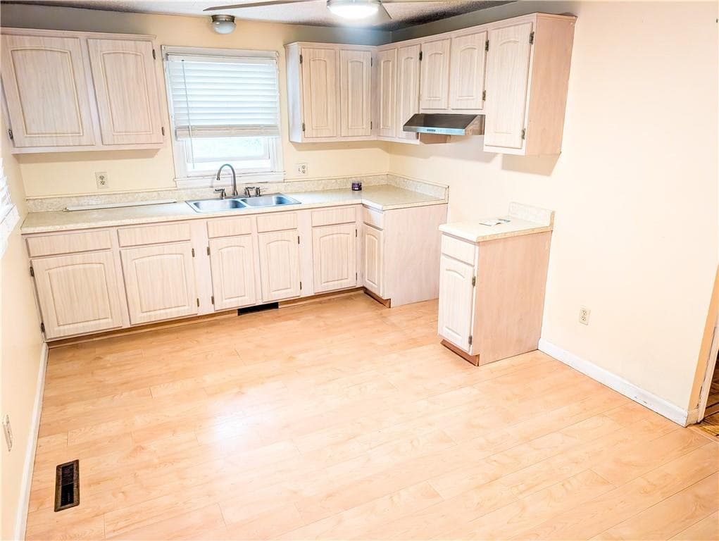 46 Carpenter Street - Photo 3