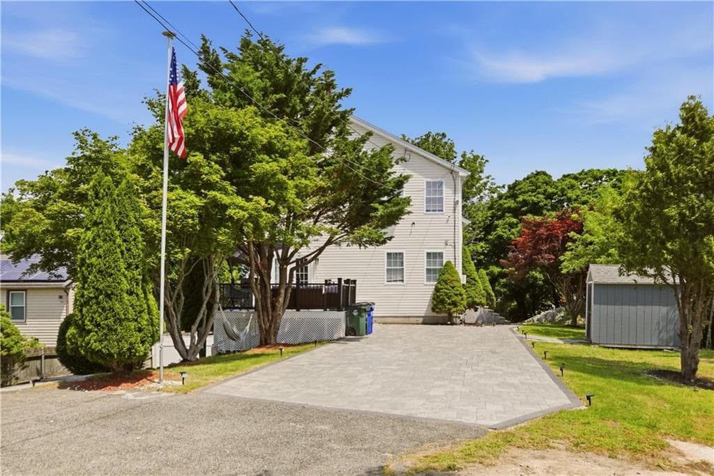 724 Woodman Street - Photo 3