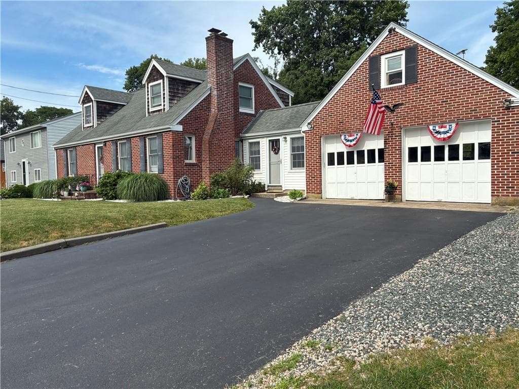 10 Isabelle Drive
