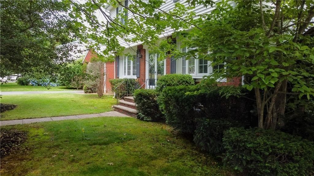442 Eastview Avenue - Photo 4