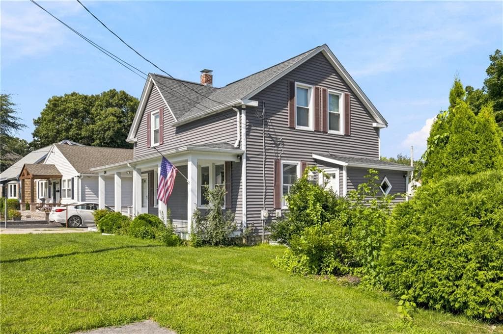 204 Lowell Street - Photo 2