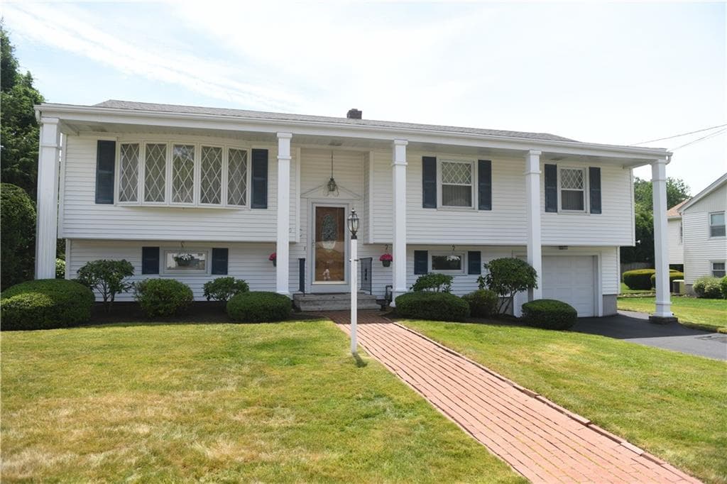 20 Bicentennial Way