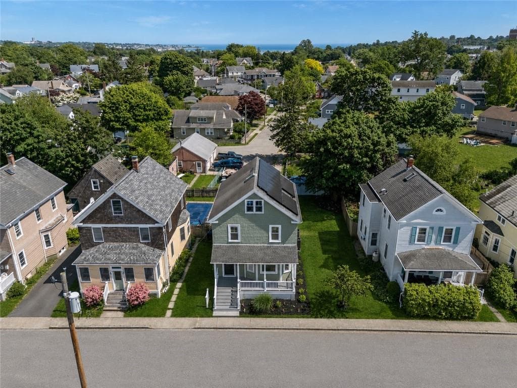 21 Russell Avenue - Photo 2