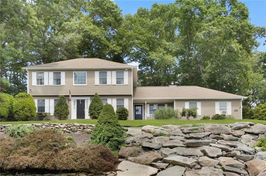 25 Factory Pond Circle