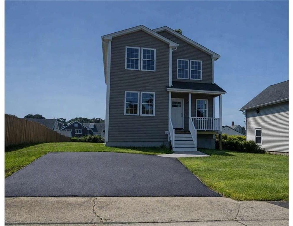 27 Hoppin Avenue