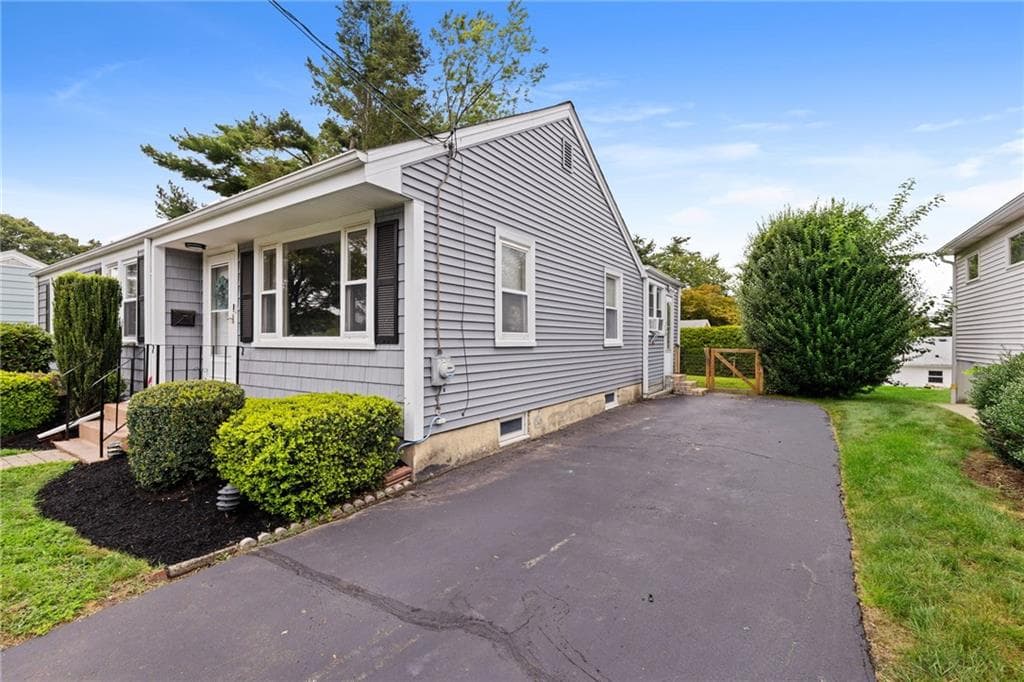 198 Holland Street - Photo 2