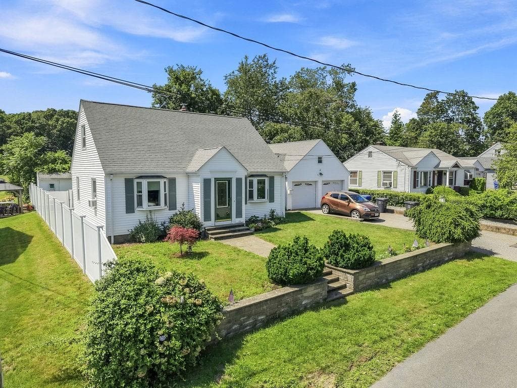 41 Fisher Street - Photo 2