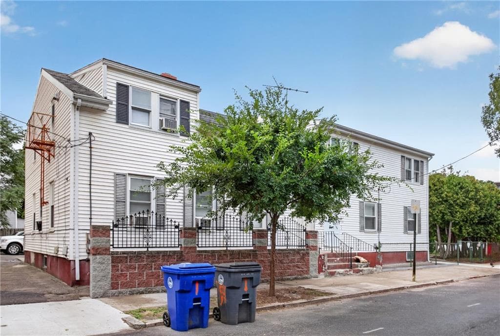 32 Almy Street - Photo 2