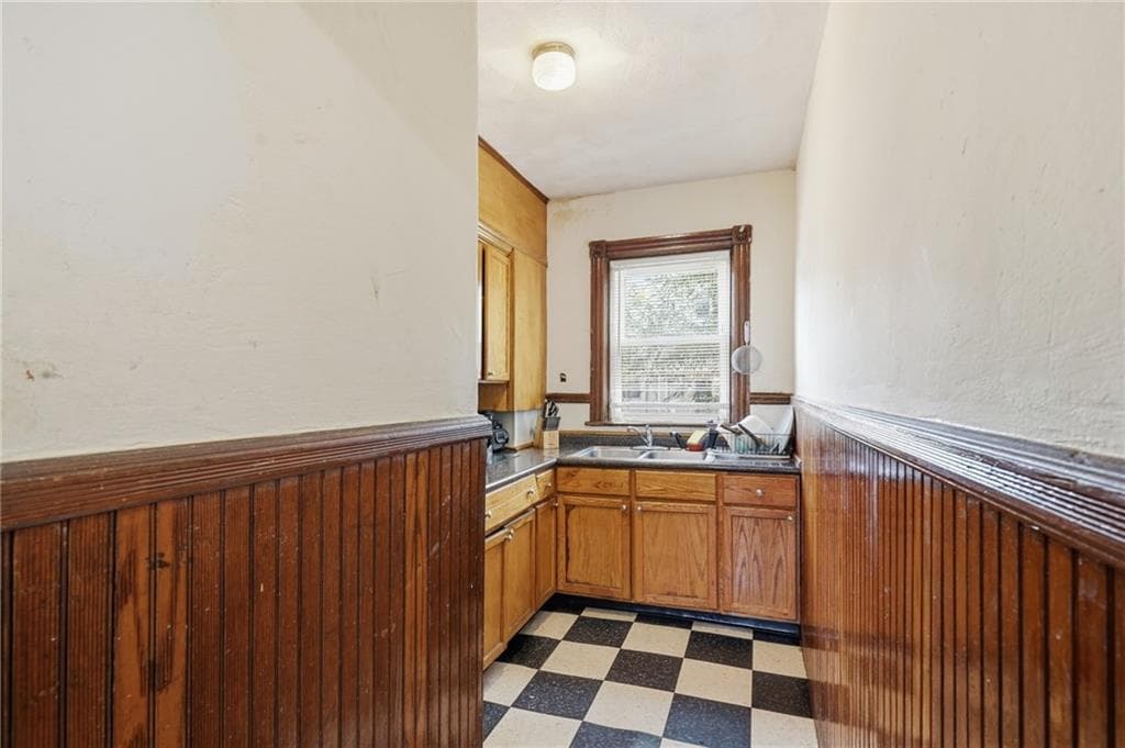 200 Admiral Street - Photo 3