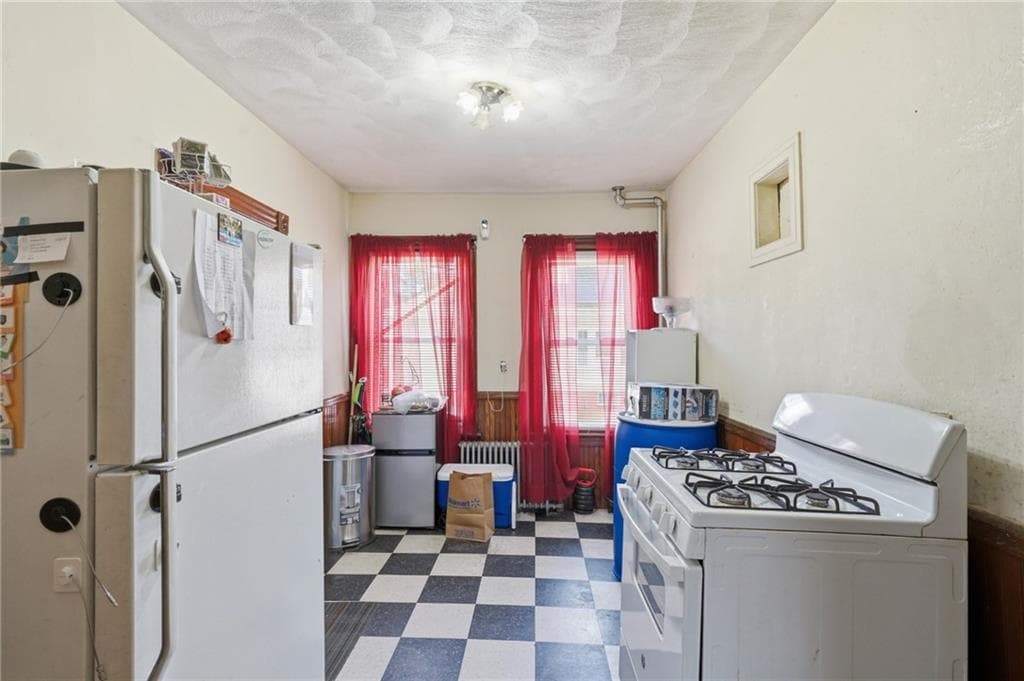 200 Admiral Street - Photo 4