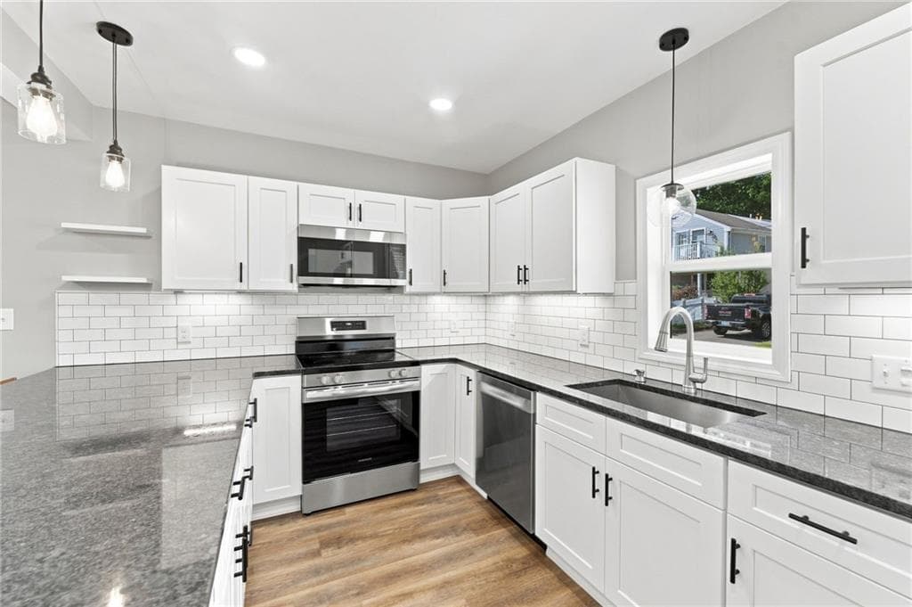 20 Grace Avenue - Photo 3