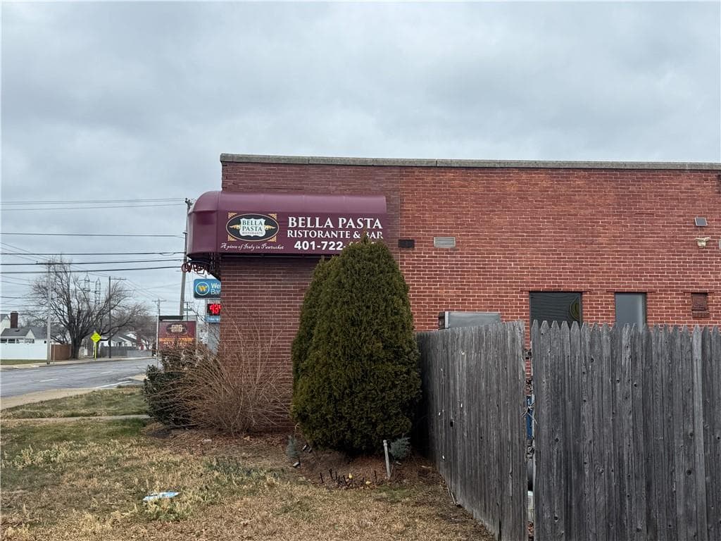 223 Newport Avenue - Photo 3
