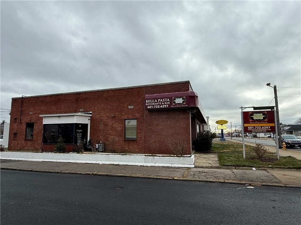 223 Newport Avenue - Photo 4