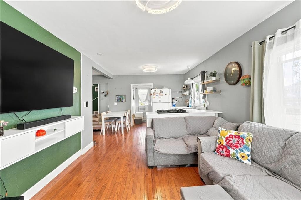 353 Smithfield Avenue - Photo 5