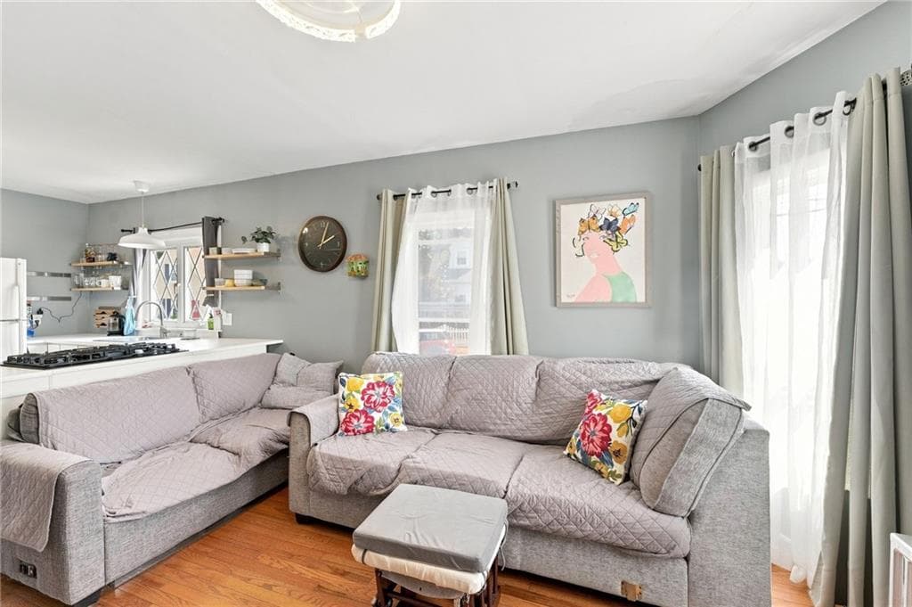 353 Smithfield Avenue - Photo 4