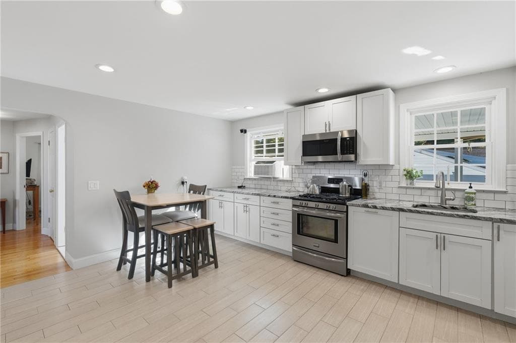 200 Rowe Avenue - Photo 5