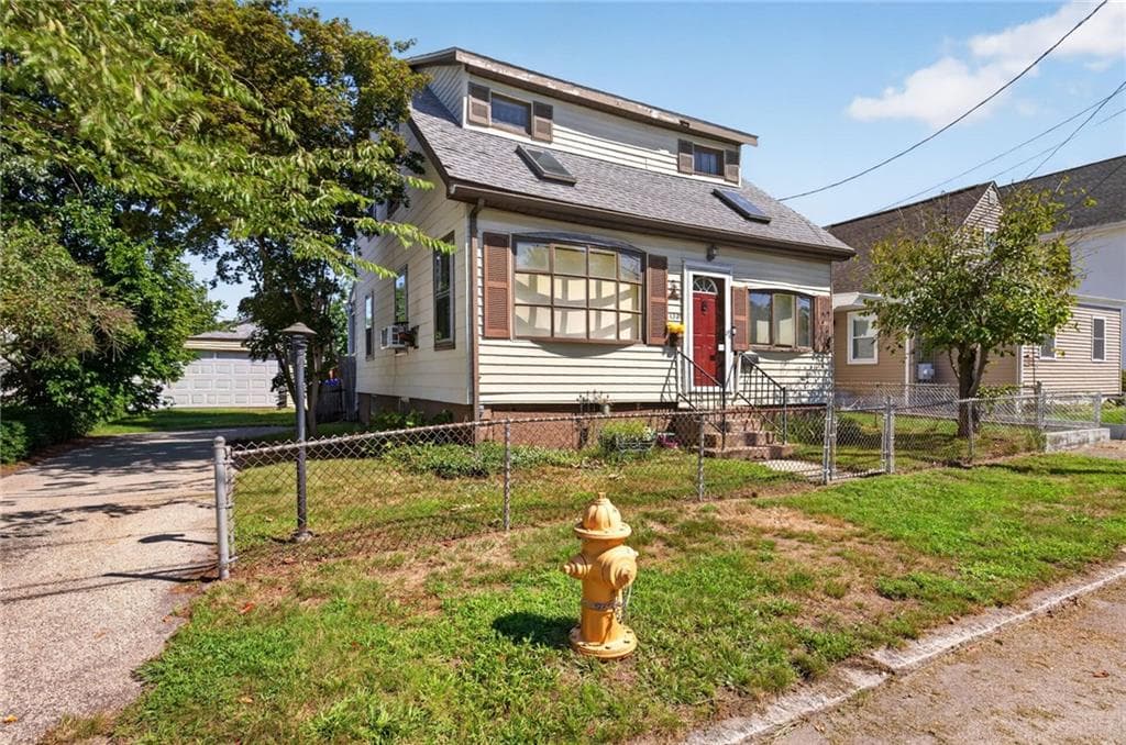 138 Chaplin Street - Photo 2