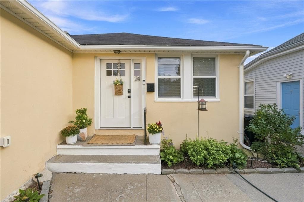 24 Borden Avenue - Photo 3