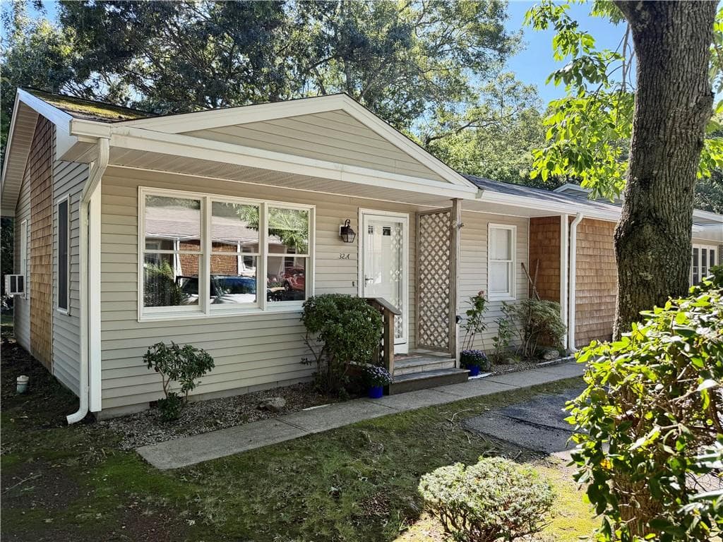 32 Castle Way