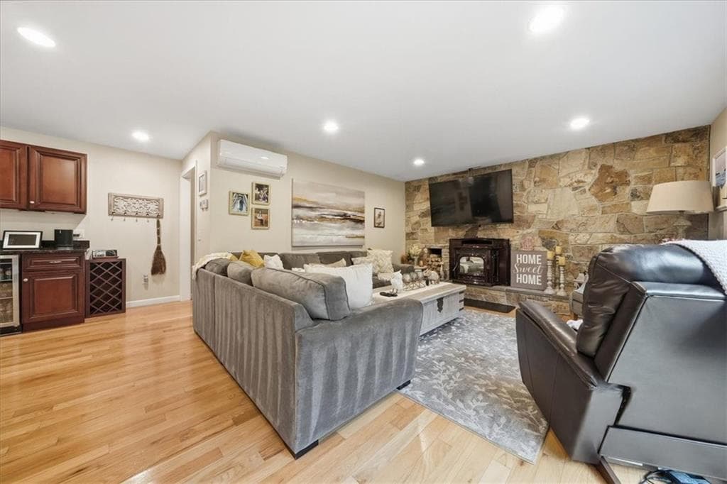 653 Ten Rod Road - Photo 4