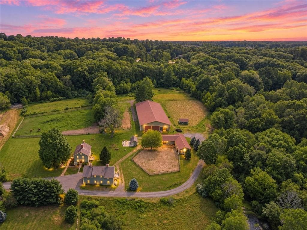 32 Equestrian Way - Photo 1