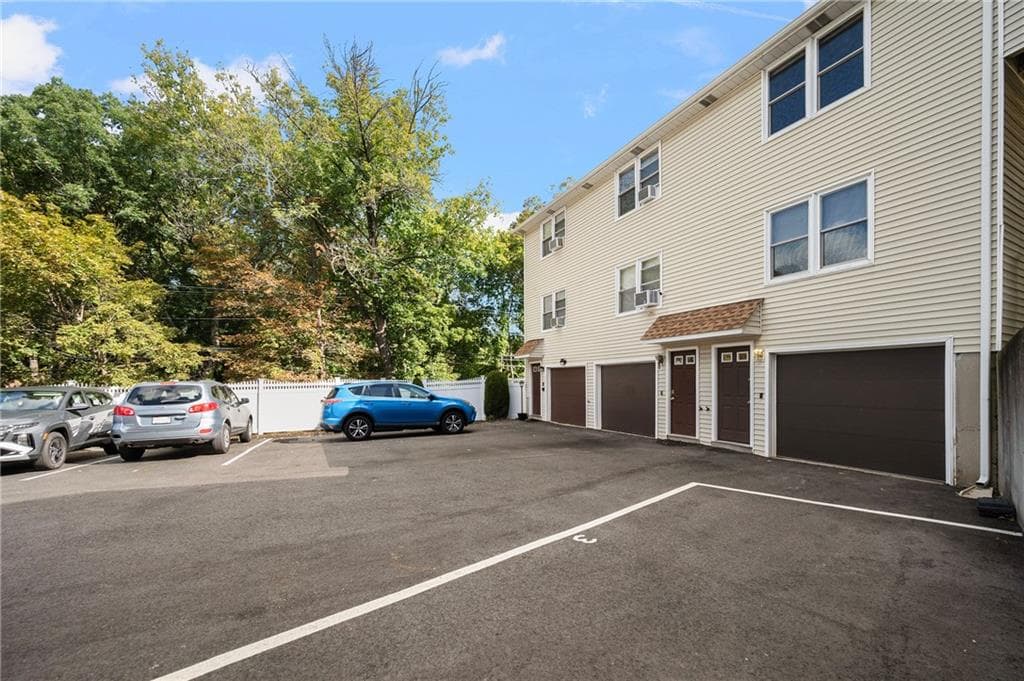 10 Burleigh Street #3 - Photo 2