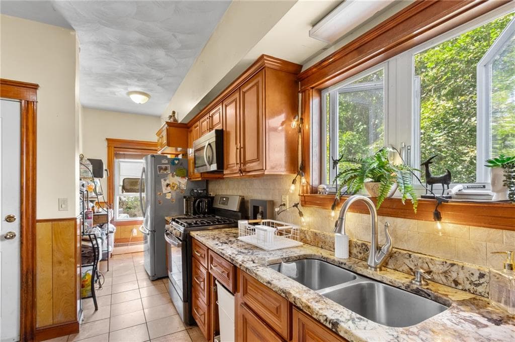 7 Barrett Avenue - Photo 5