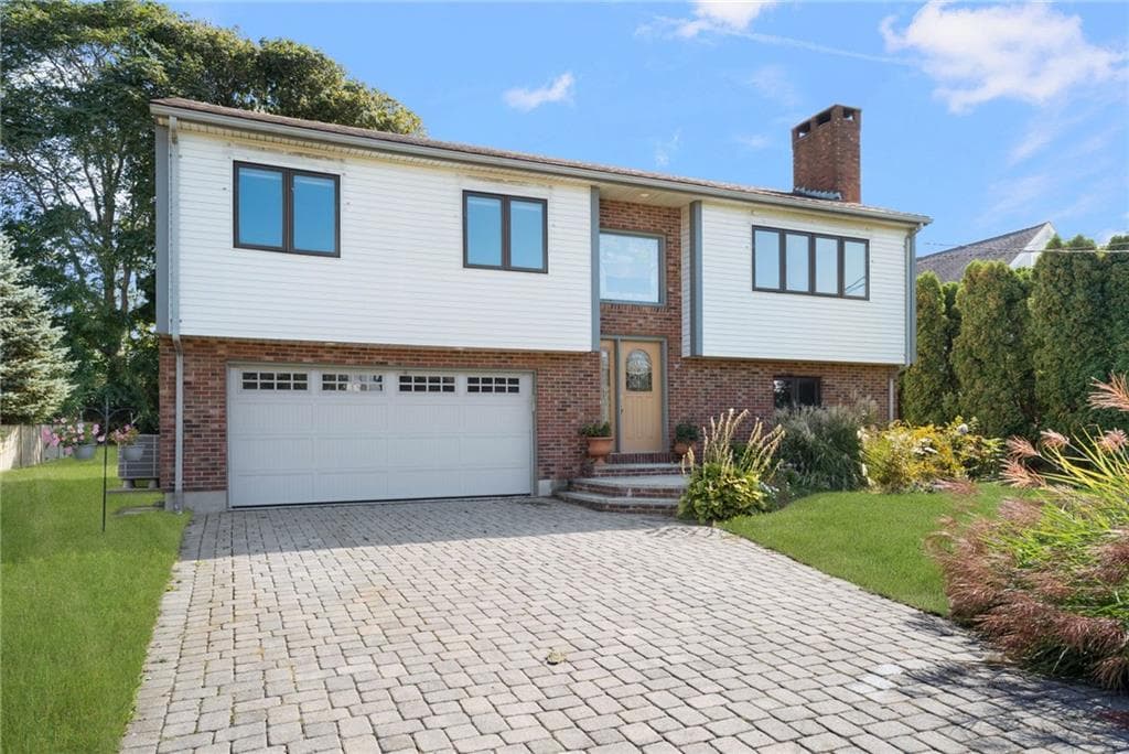 11 Renfrew Avenue