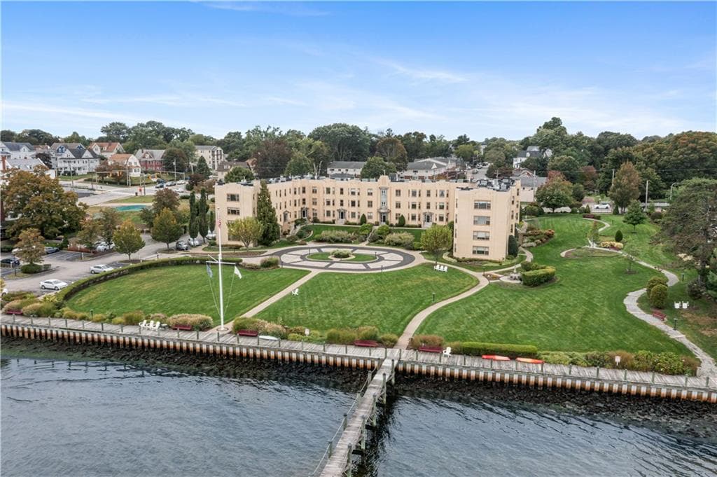 1180 Narragansett Boulevard