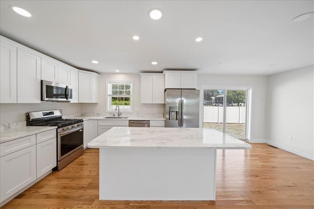 2011 Warwick Avenue - Photo 2