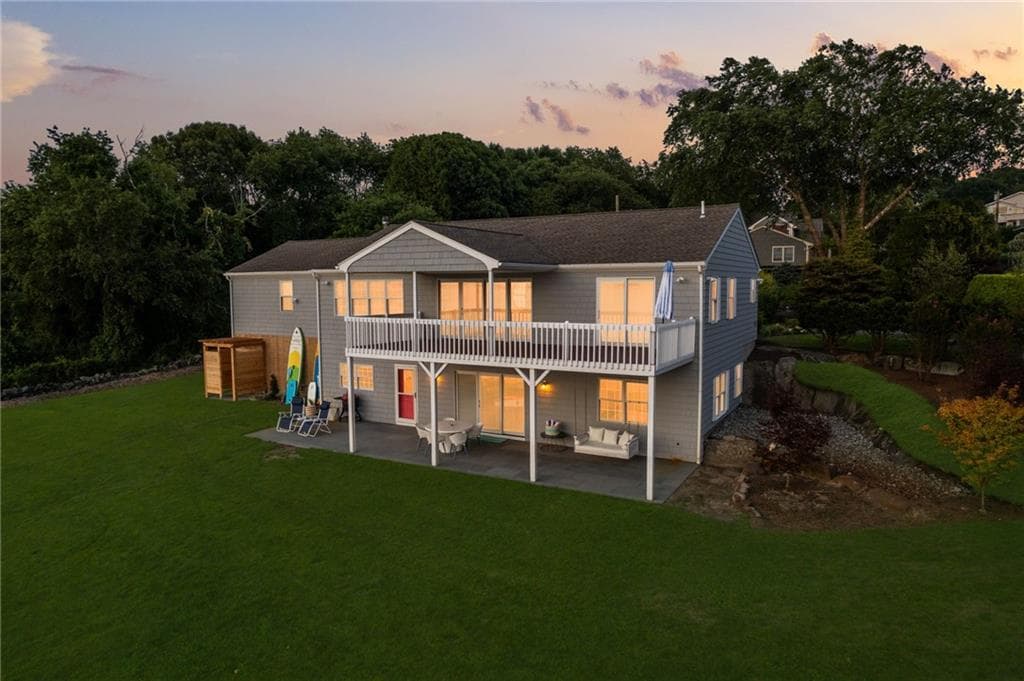 585 Seaside Drive - Photo 5