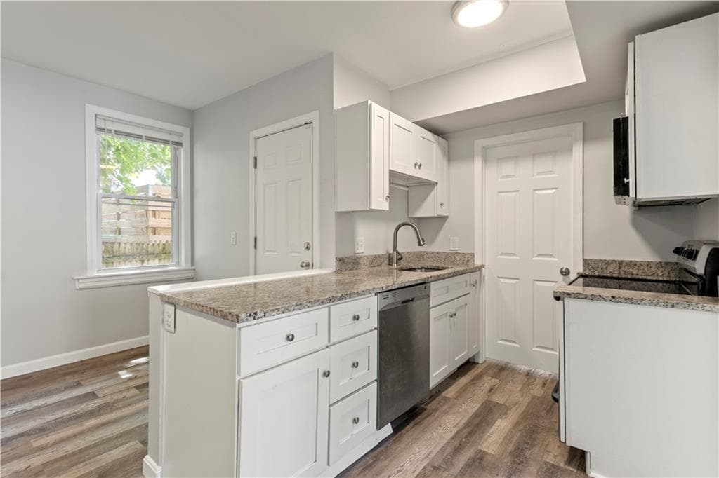 660 Douglas Avenue - Photo 2